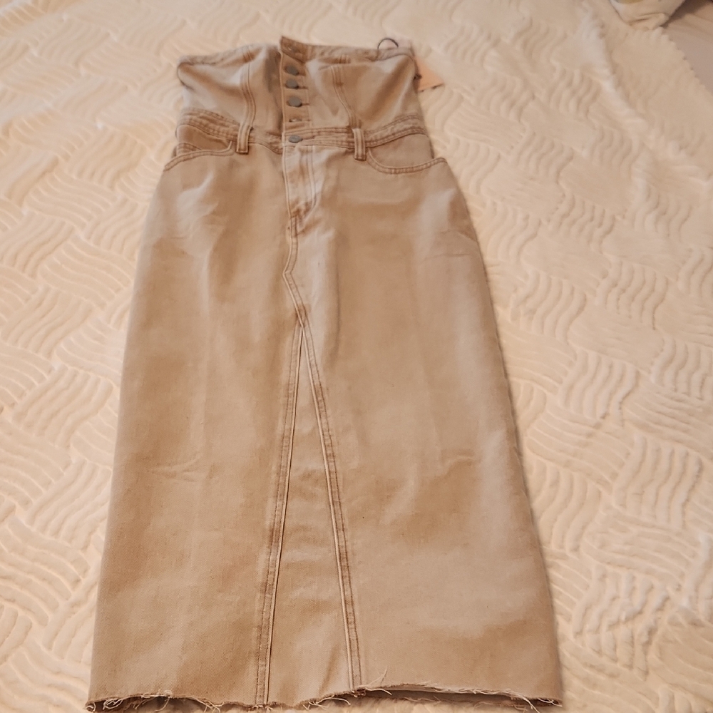 Sincerely Jules Beige Strapless Dress